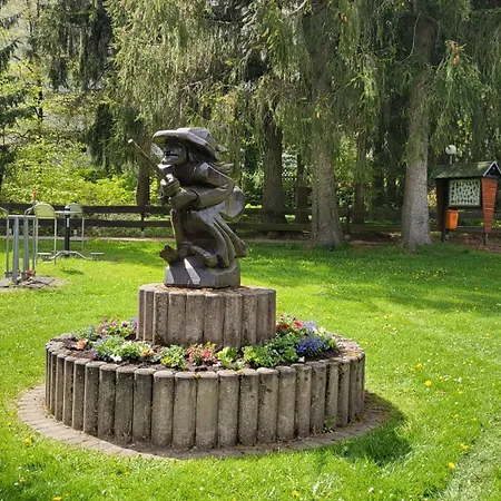 Familienwohnung Gruenwald Гослар