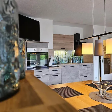 Familienwohnung Gruenwald Апартаменты *
